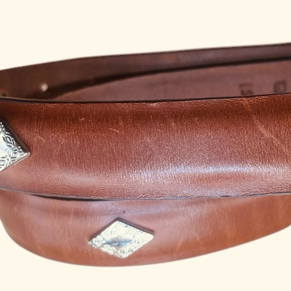 Footjoy Brown Genuine Leather Belt with Silver Buckle and 2 Golf Charms Sz Small - Picture 2 of 5